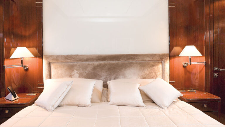 Yacht LAS BRISAS - Master Cabin