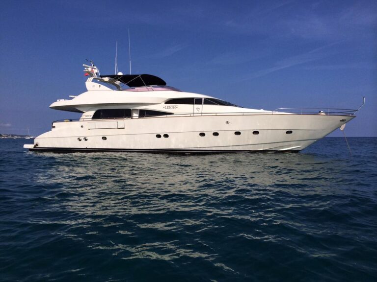 Yacht LEIGH