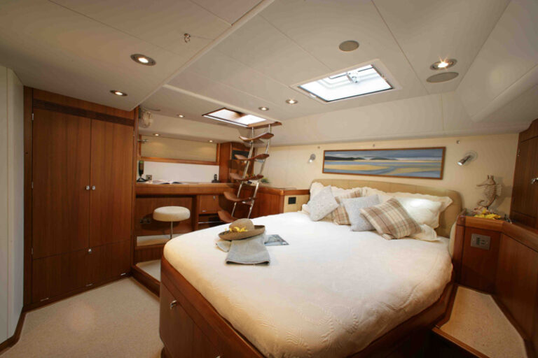 Yacht LUSKENTYRE - Master Cabin
