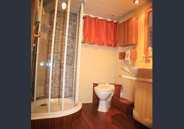 Yacht MEPHISTO -  Master Cabin Ensuite