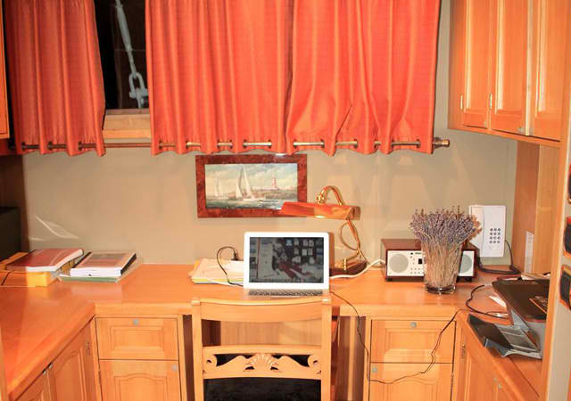 Yacht MEPHISTO -  Master Cabin Office