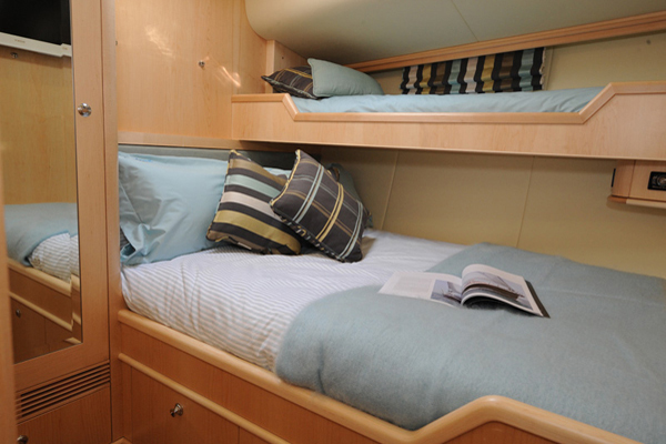 Yacht MORE MAGIC -  Twin cabin