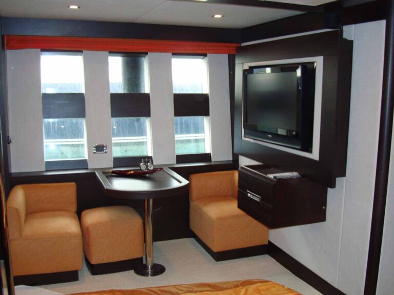 Yacht MR LOUIS - Salon