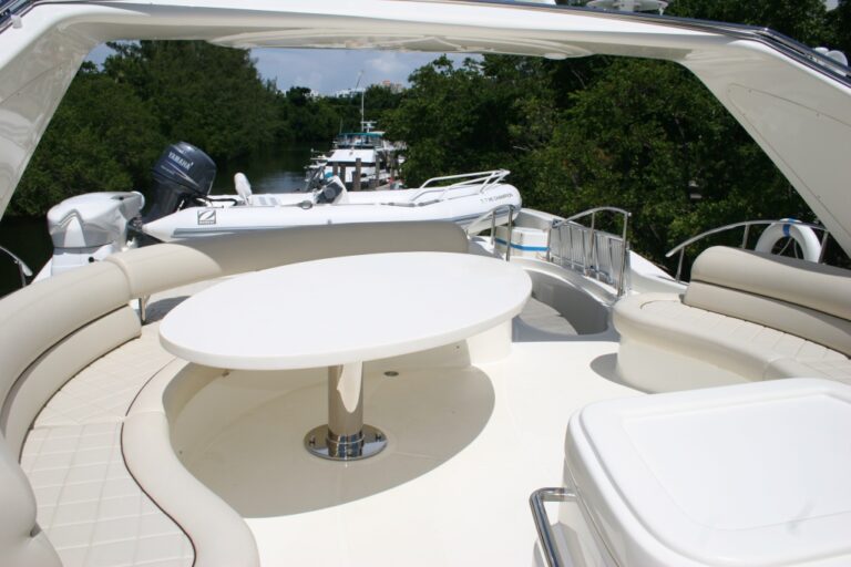 Yacht Mi Champion - Flybridge
