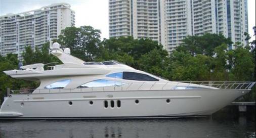 Yacht Mi Champion - In Port