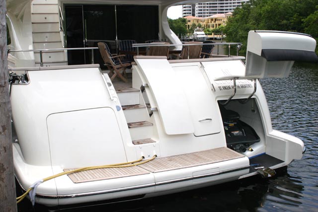 Yacht Mi Champion - Swim Platform
