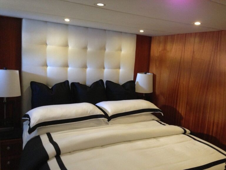 Yacht NEVER SAY NEVER - Master Cabin
