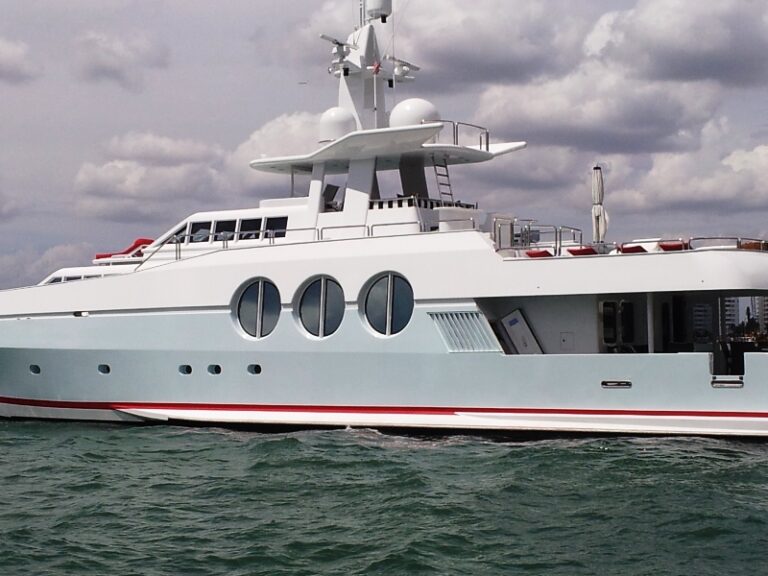 Yacht NEVER SAY NEVER - Port Side