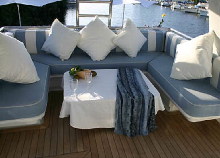 Yacht NEVER SAY NEVER - Sundeck Seating