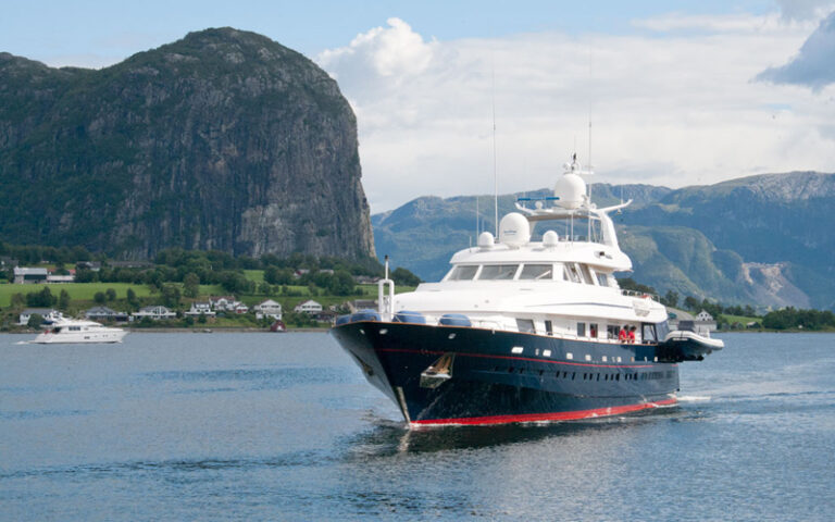 Yacht PHILOSOPHY - Cruising on charter