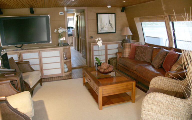 Yacht PHILOSOPHY - Skylounge
