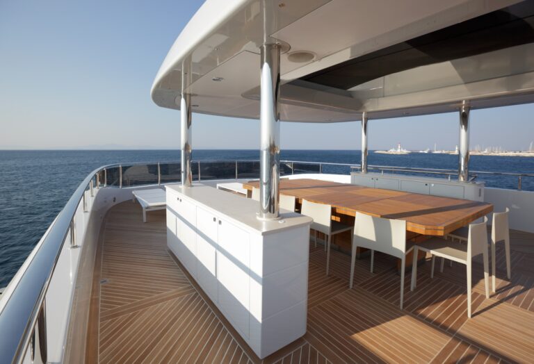 Yacht QUARANTA By Curvelle - Sundeck Al Fresco Dining