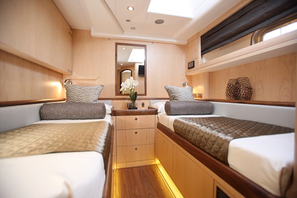 Yacht RAVEN - Twin Cabin