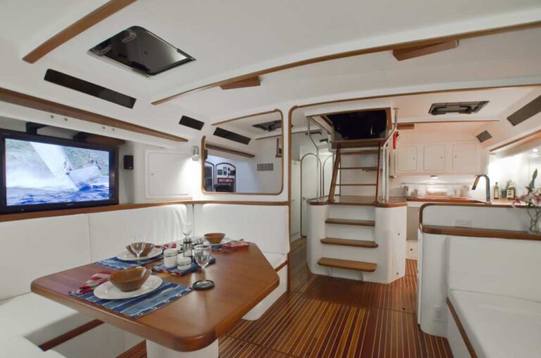 Yacht SAFARA -  Salon looking forward