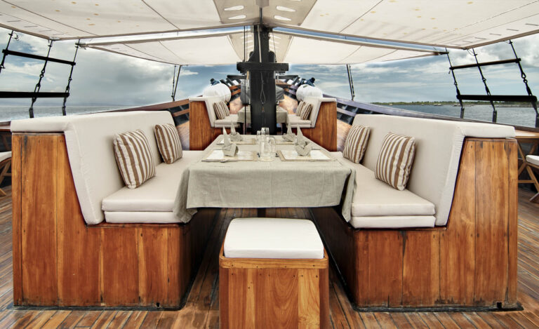 Yacht SAMATA, Indonesia - Deck Seating
