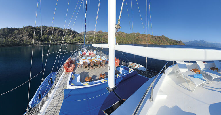 Yacht SARAYLI I - Sundeck And Foredeck