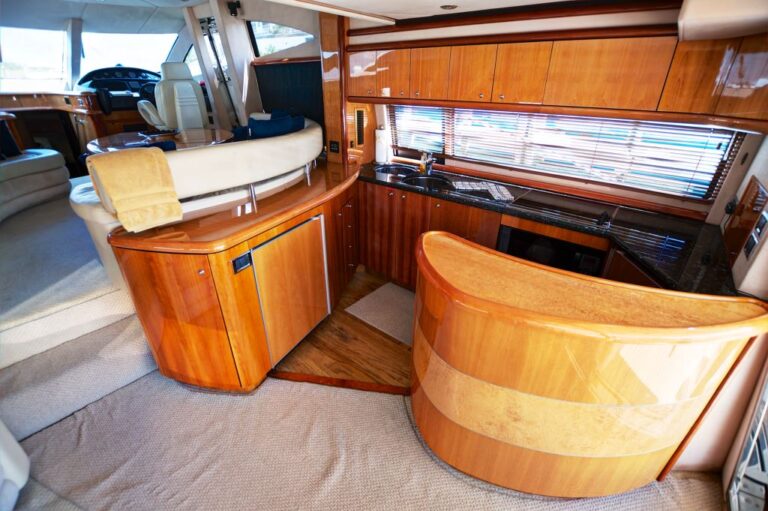 Yacht SAYANORA - Galley