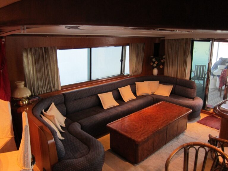 Yacht SEA DREAM -  Main Salon