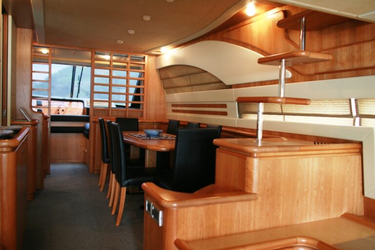Yacht SEA STREAM Dining