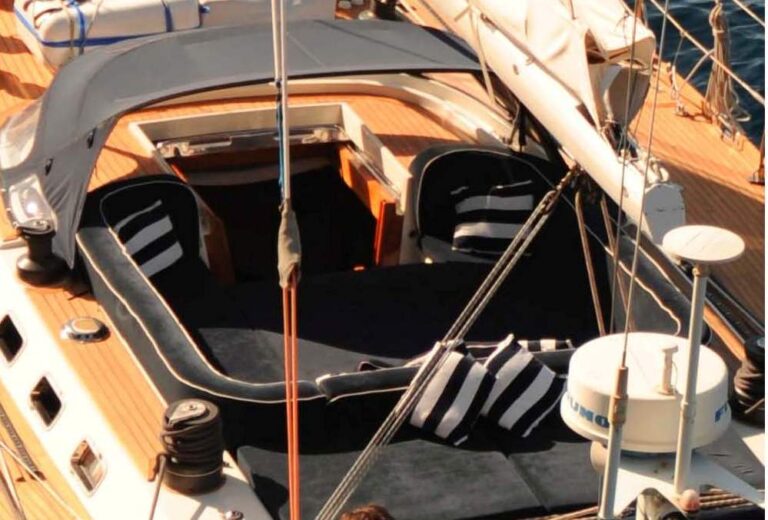 Yacht SOUTH WIND - Cockpit