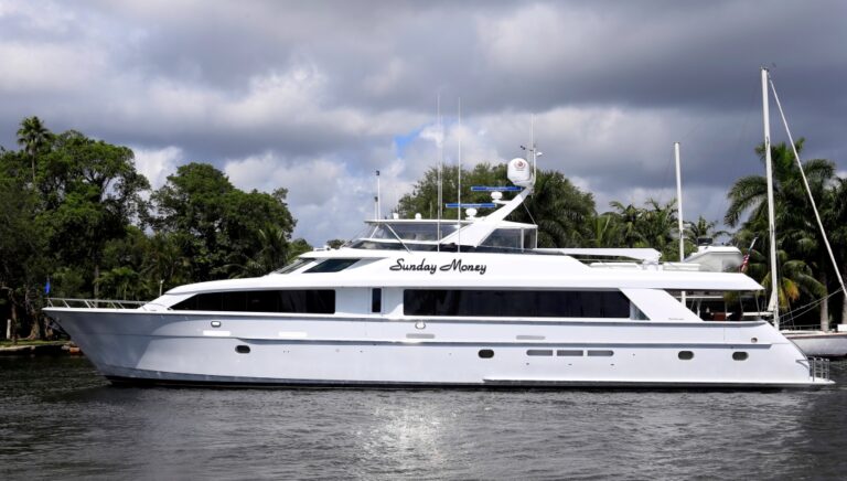 Yacht SUNDAY MONEY - 001