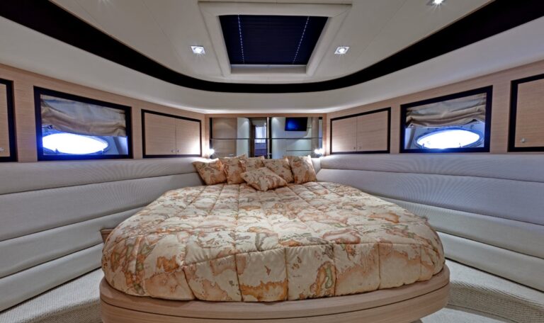 Yacht SUSY - 009