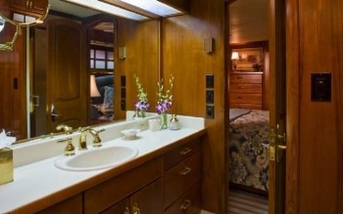 Yacht SYRENE -  Master Cabin Ensuite