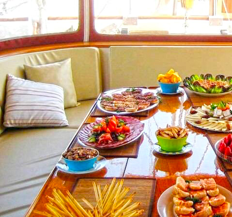 Yacht Southern Cross - Aft Deck Dining