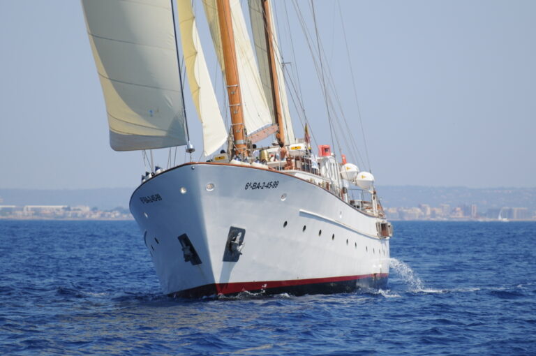 Yacht Southern Cross - Cruising