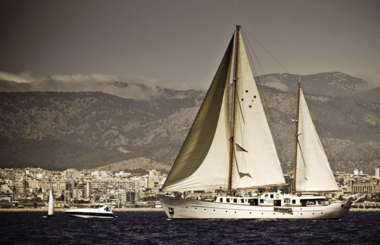 Yacht Southern Cross - Profile