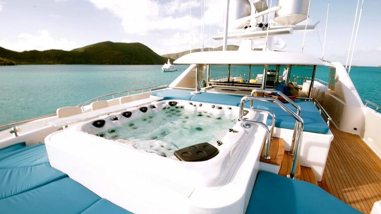 Yacht Trending By Westport - Sundeck