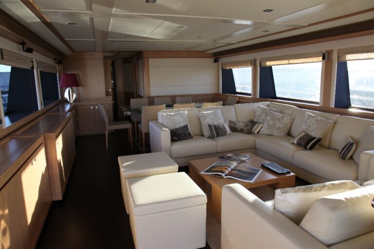 Yacht ULYSSIA - Main Salon
