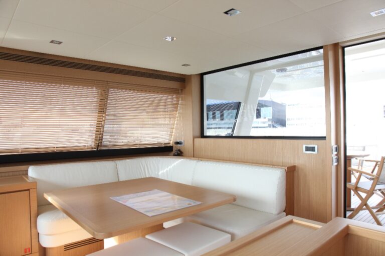 Yacht ULYSSIA - Upper Salon