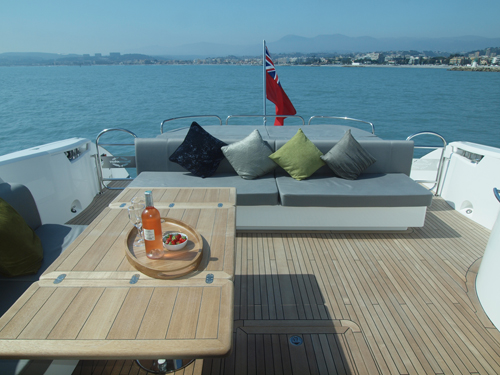 Yacht VIBE -  Al Fresco Dining