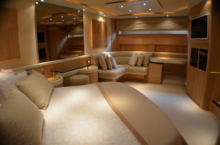 Yacht WELL DONE - Master Cabin 2