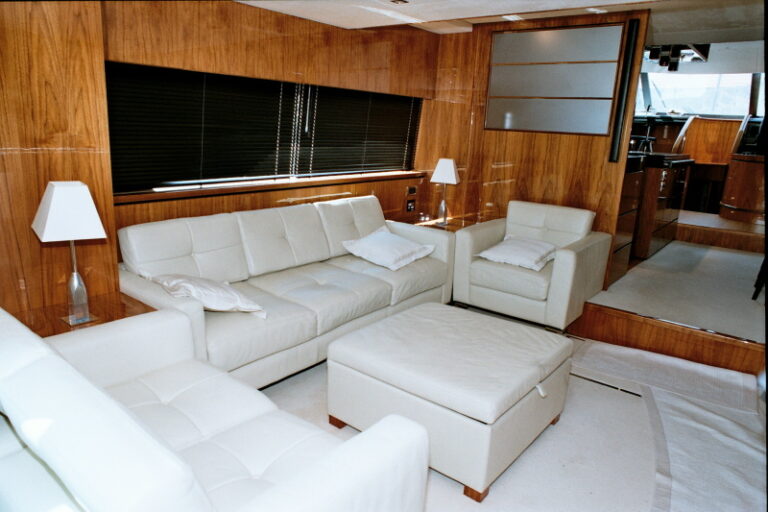 Yacht XCHE - Salon Seating