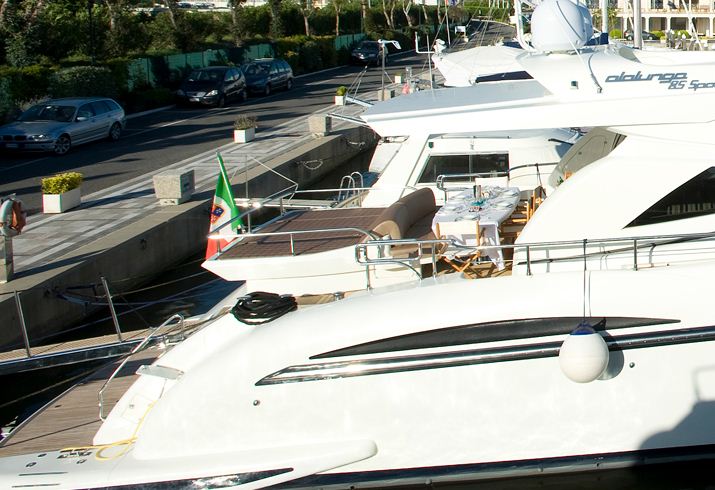 Yacht YUMI - Aft Exterior View