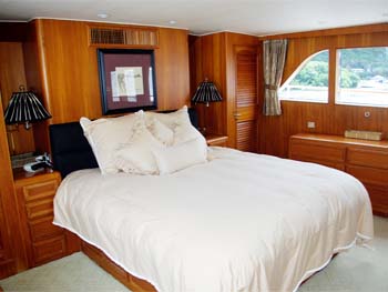 Yia Sou - Main Deck Master Suite