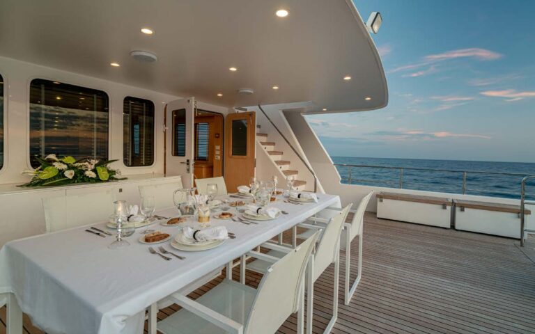 Af Deck Dining Set Up