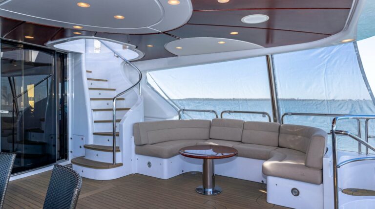 Aft Deck Seating On Bridge Deck