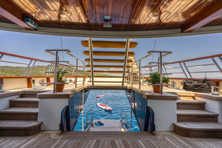 Aft Deck - Swim Platform