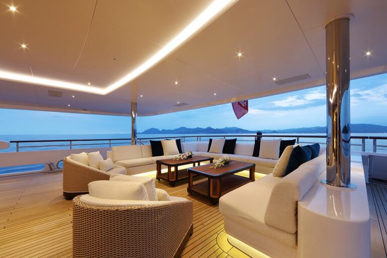 Aft Main Deck Seating