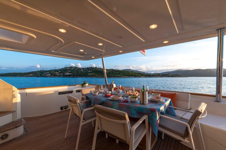 Al Fresco Dining Aft Deck