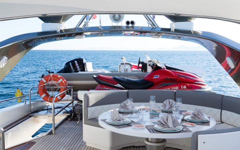Alfresco Dining And Water Toys - Aft Deck