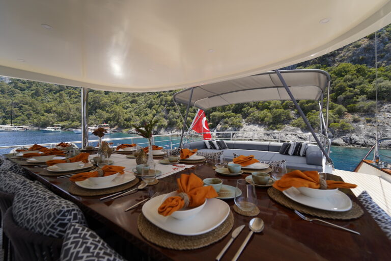 Alfresco Dining Set Up Detail