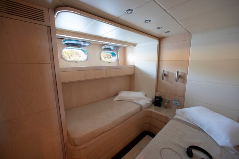Twin cabin