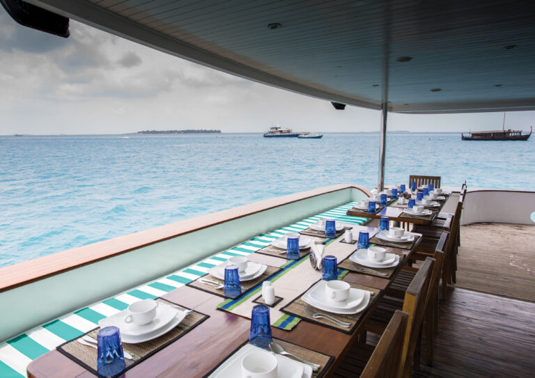 Charter yacht HONORS LEGACY