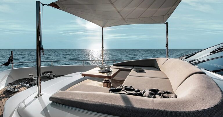 Bow Seating - Sistership