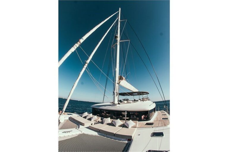 Catamaran TOU TOU
