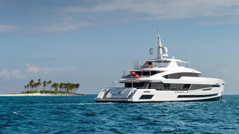 Cruising - Photo © Heesen Yachts